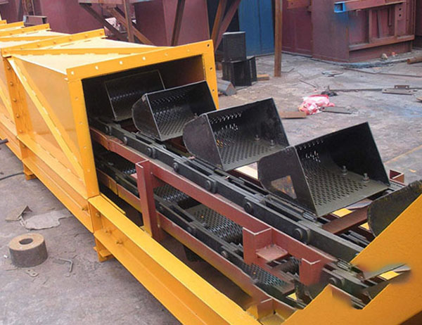 斗式輸送機讓物料在輸送過程中更穩(wěn)妥