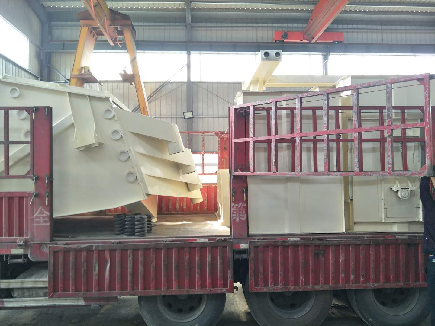 山東王經(jīng)理概率篩、斗式提升機發(fā)貨了請注意查收