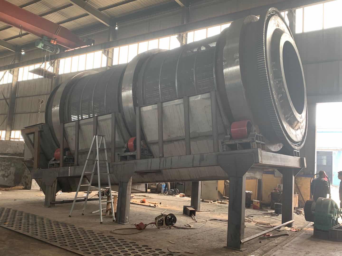 建筑垃圾、混凝土廢料專(zhuān)用滾筒篩分機(jī)介紹