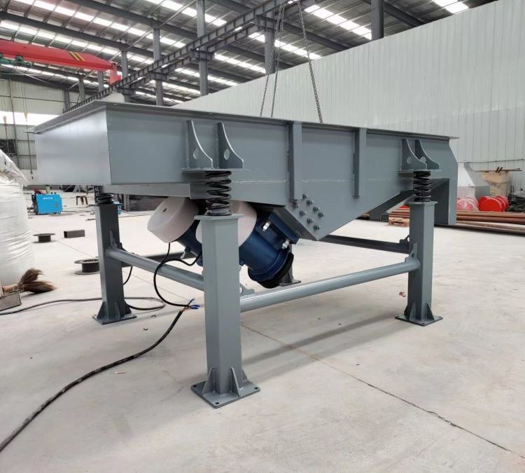 鐵粉精細(xì)篩分機(jī)選擇方形直線振動篩效果好